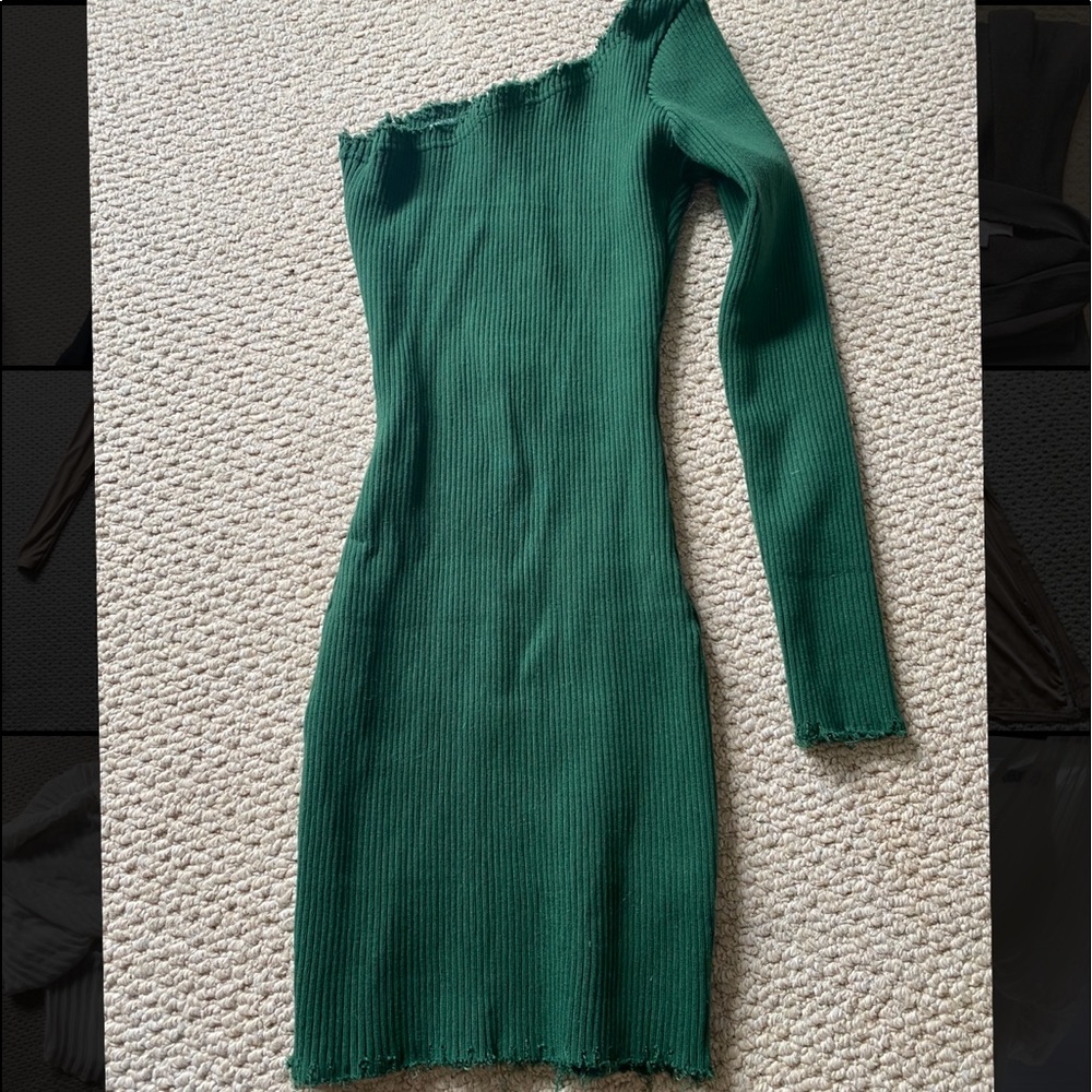 Green fitted one shoulder dress